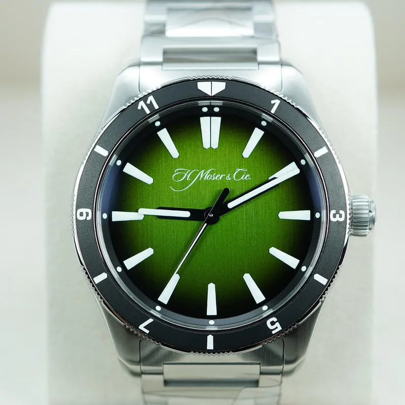 H. Moser & Cie. Pioneer Centre Second 3200-1210 43mm Stainless steel Green