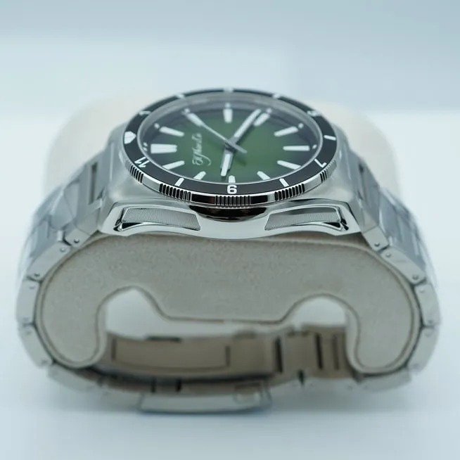 H. Moser & Cie. Pioneer Centre Second 3200-1210 43mm Stainless steel Green 2