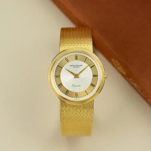 Patek Philippe Calatrava 3744/1 33mm Yellow gold White