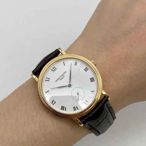 Patek Philippe Calatrava 3919J 33mm Yellow gold White