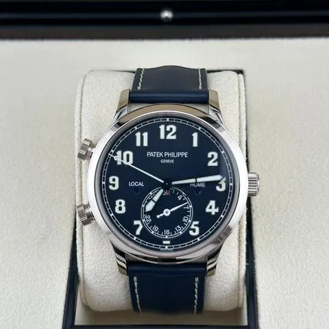 Patek Philippe Calatrava Pilot Travel Time 5524G-001 42mm White gold Blue 11