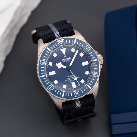 Tudor Pelagos 25707B/24 42mm Titanium Blue 5