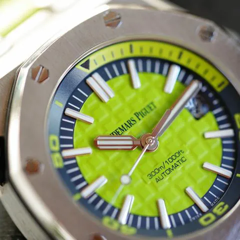 Audemars Piguet Royal Oak Offshore Diver 15710ST.OO.A038CA.01 42mm Stainless steel Green 2