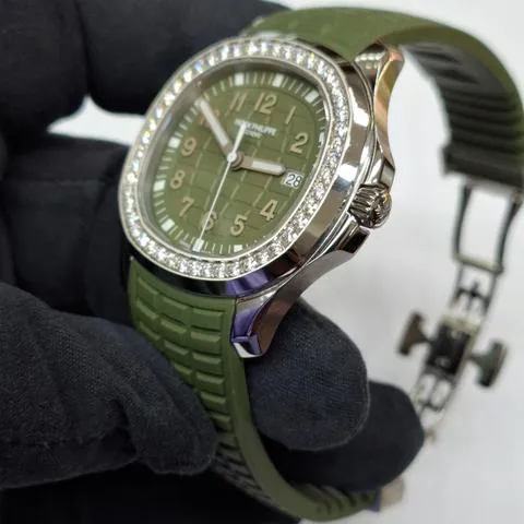 Patek Philippe Aquanaut 5267/200A-011 39mm Stainless steel Green 3