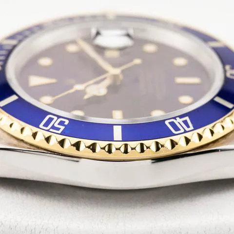 Rolex Submariner 16803 40mm Yellow gold and Stainless steel Blue 7