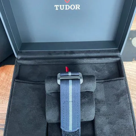 Tudor Pelagos 25707B/24 42mm Titanium Blue 6