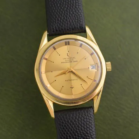 Universal Genève Polerouter 204605-7 35mm Yellow gold Gold