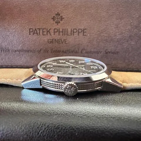 Patek Philippe Calatrava 5226G-001 40mm White gold Gray 1