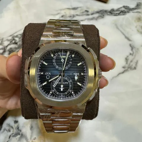 Patek Philippe Nautilus 5990/1A-001 40.5mm Stainless steel Black