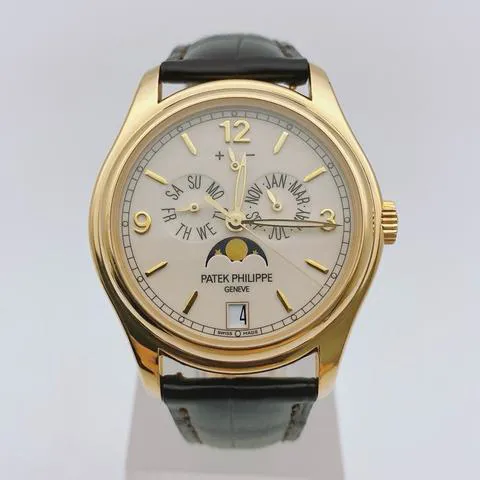 Patek Philippe Annual Calendar 5146J-001 39mm Yellow gold Beige