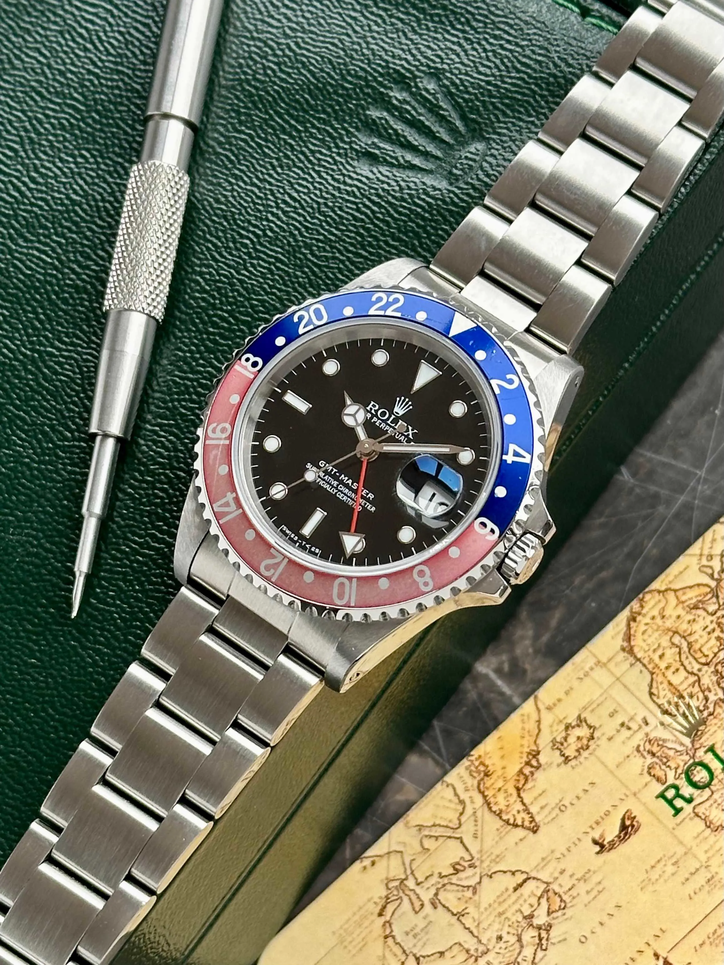 Rolex GMT-Master 16700 40mm Stainless steel Black 4