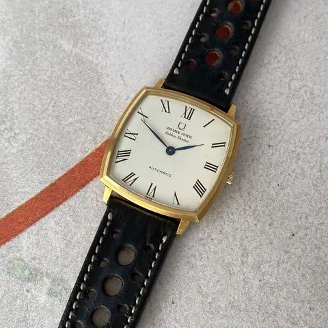 Universal Genève 166100/01 32mm Yellow gold and 18k yellow gold 2