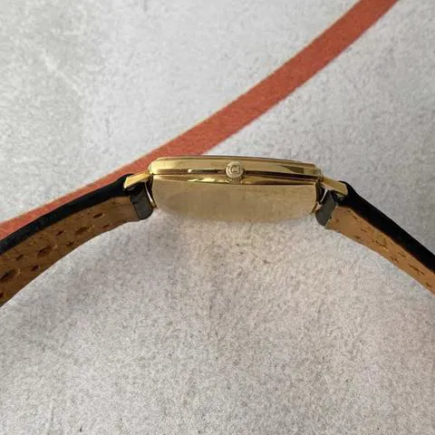 Universal Genève 166100/01 32mm Yellow gold and 18k yellow gold 8