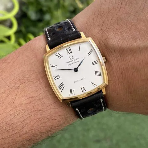 Universal Genève 166100/01 32mm Yellow gold and 18k yellow gold 14