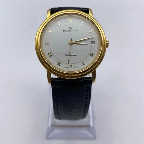 Blancpain Villeret Ultra-Slim 1195-1418C-55 34mm Yellow gold White