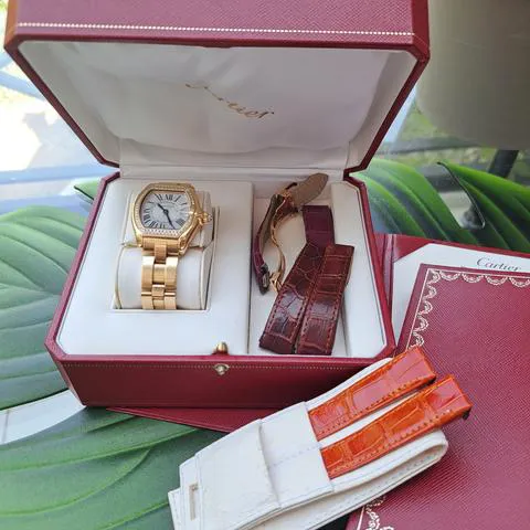 Cartier Roadster 2676 32mm Yellow gold White