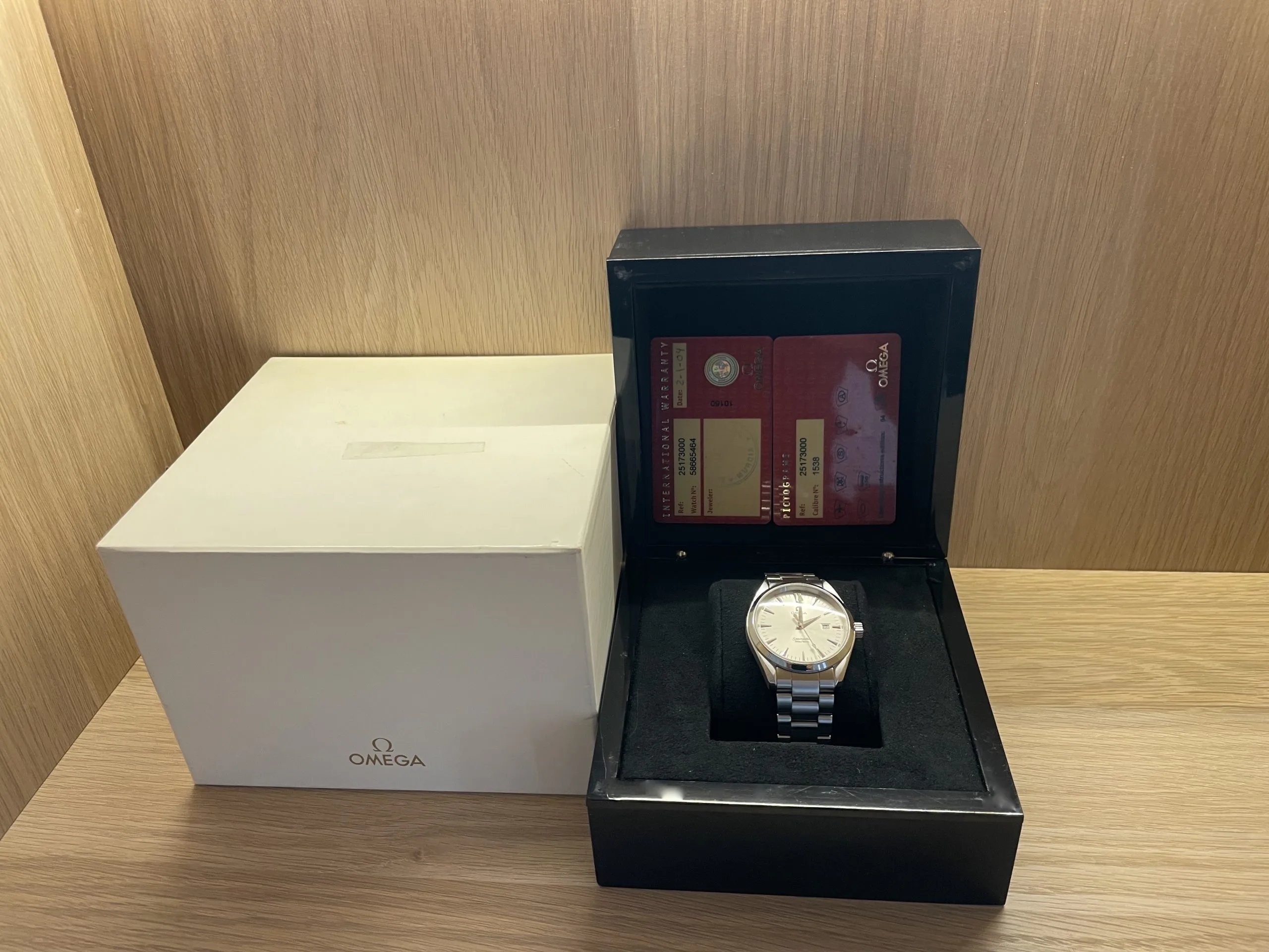 Omega Seamaster Aqua Terra 25173000 39mm Silver 4