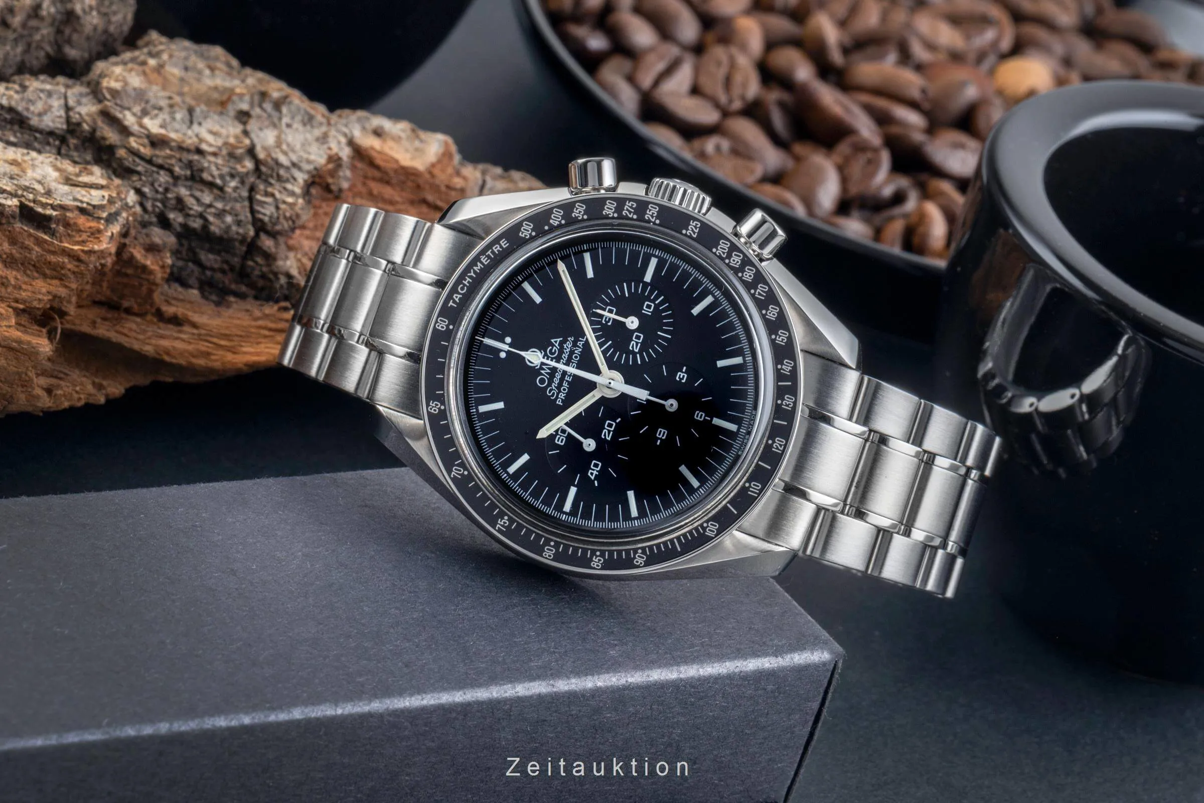 Omega Speedmaster Moonwatch 311.30.42.30.01.005 42mm Stainless steel Black 1