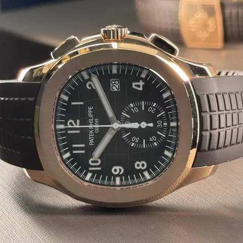 Patek Philippe Aquanaut 5968R-001 42mm Rose gold Brown