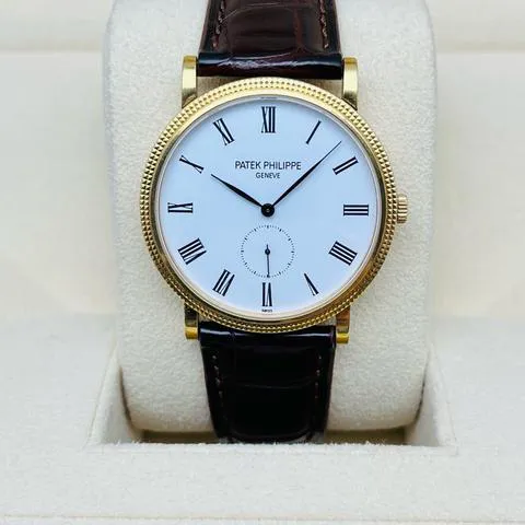 Patek Philippe Calatrava 5119J-001 36mm Yellow gold White