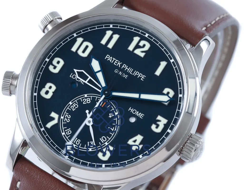 Patek Philippe Calatrava Pilot Travel Time 5524G-001 42mm White gold Blue 4