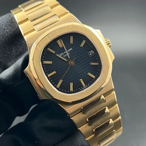 Patek Philippe Nautilus 3800/001 37mm Yellow gold Blue