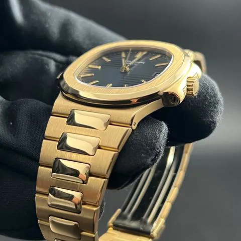 Patek Philippe Nautilus 3800/001 37mm Yellow gold Blue 1