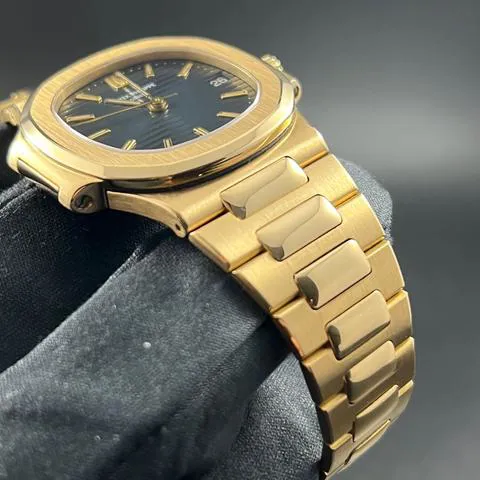 Patek Philippe Nautilus 3800/001 37mm Yellow gold Blue 2