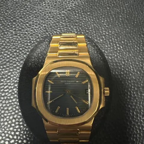 Patek Philippe Nautilus 3800/001 37mm Yellow gold Blue 4