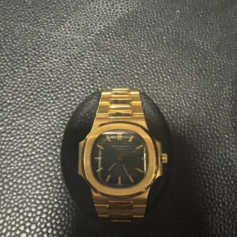 Patek Philippe Nautilus 3800/001 37mm Yellow gold Blue 5