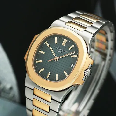 Patek Philippe Nautilus 3800 37mm Yellow gold Blue 2