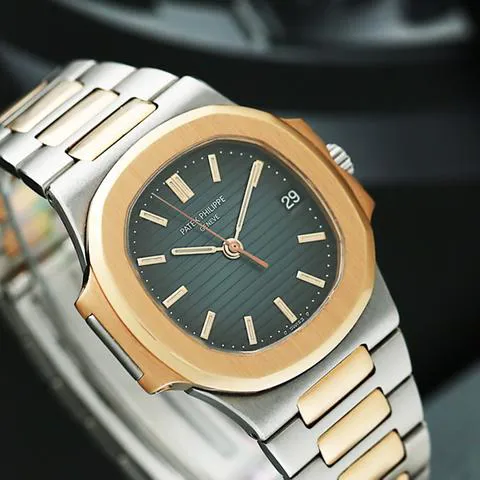 Patek Philippe Nautilus 3800 37mm Yellow gold Blue 3