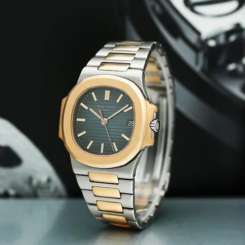 Patek Philippe Nautilus 3800 37mm Yellow gold Blue 5