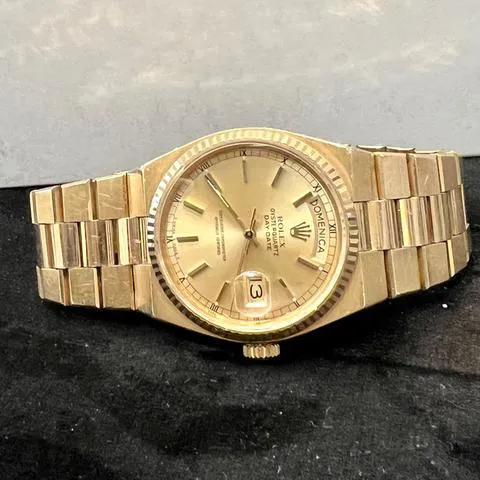 Rolex Day-Date Oysterquartz 19018 36mm Yellow gold Gold 6