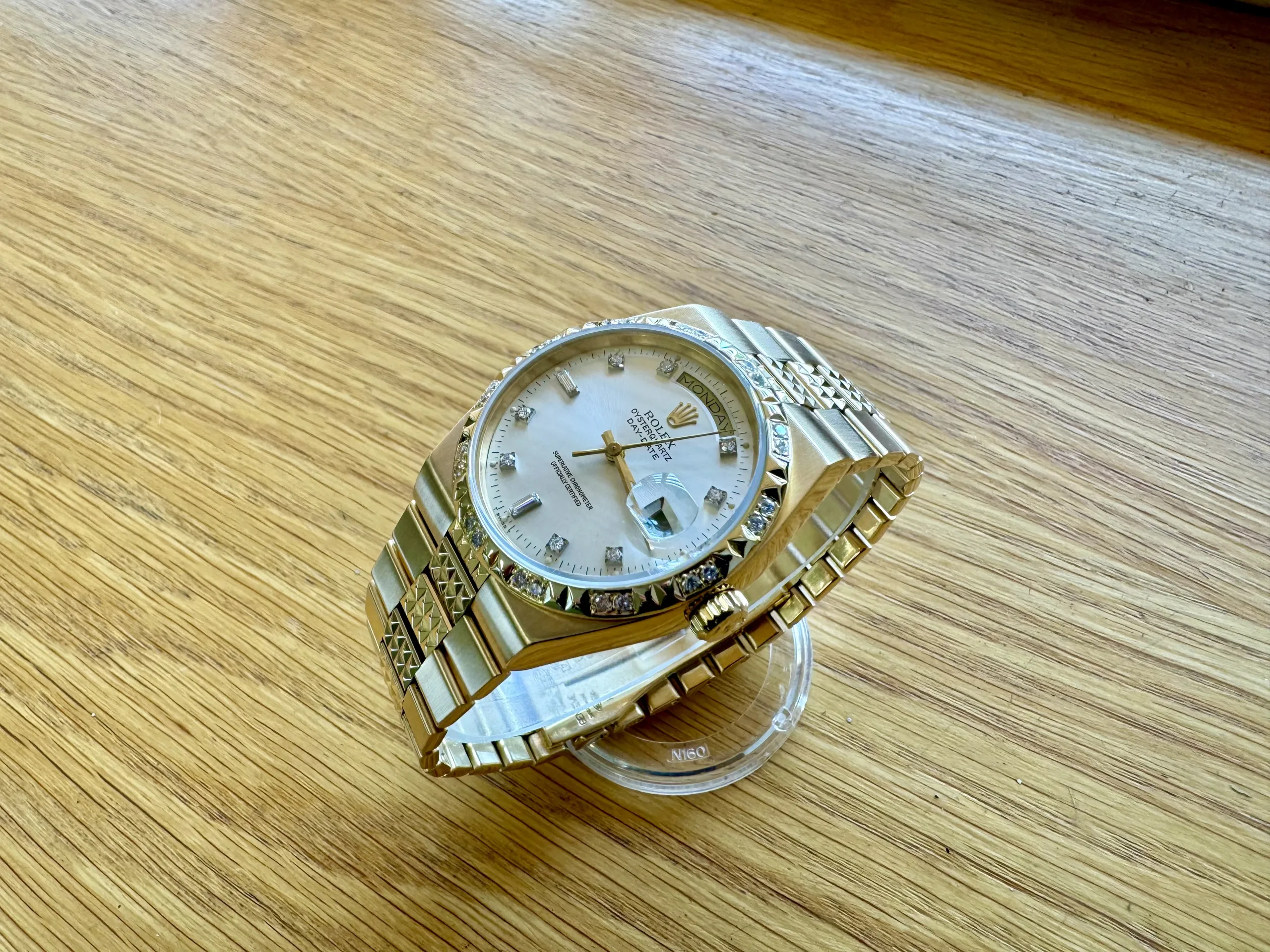 Rolex Day-Date Oysterquartz 19028 36mm Yellow gold Silver 3