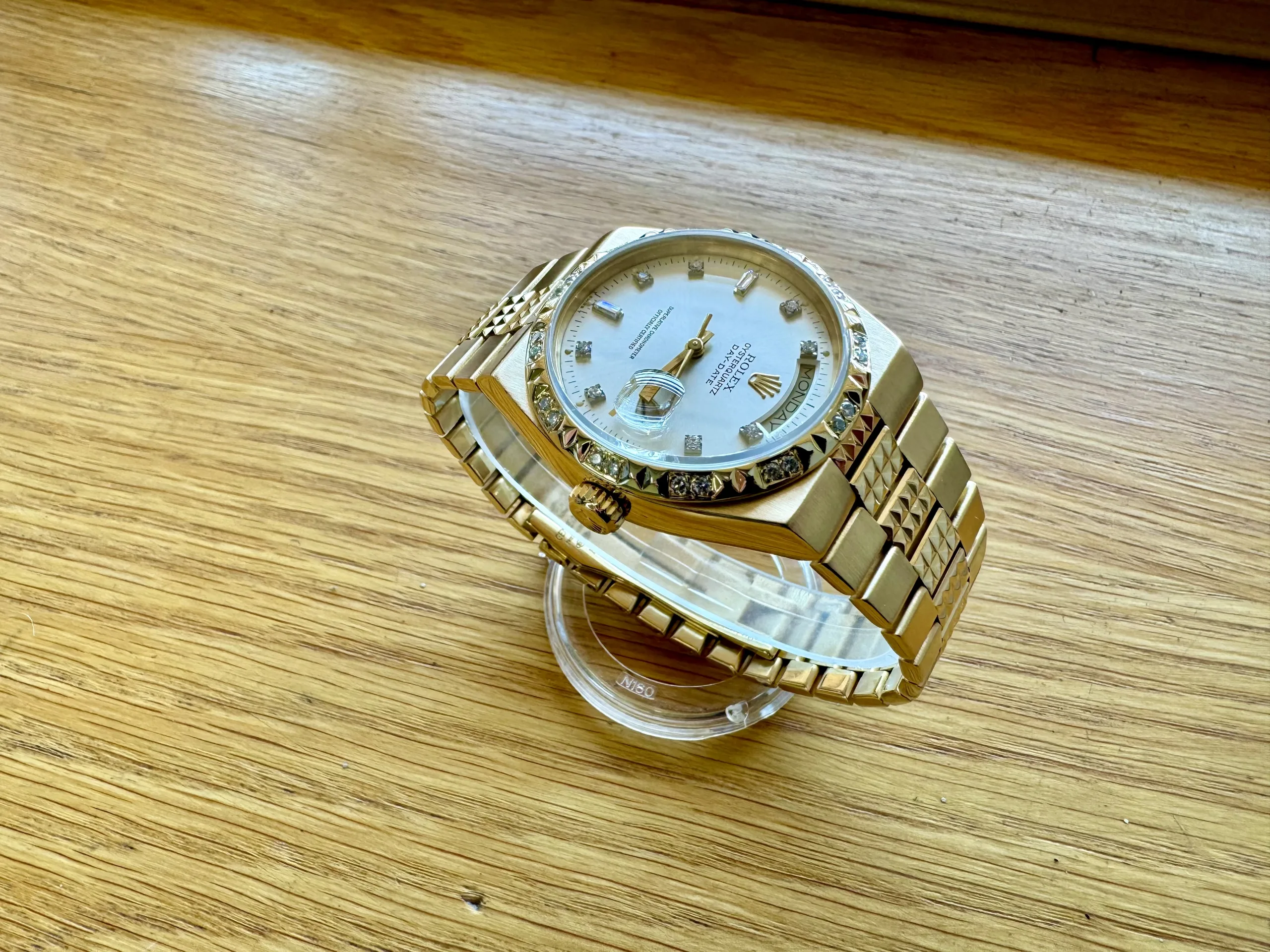 Rolex Day-Date Oysterquartz 19028 36mm Yellow gold Silver 7