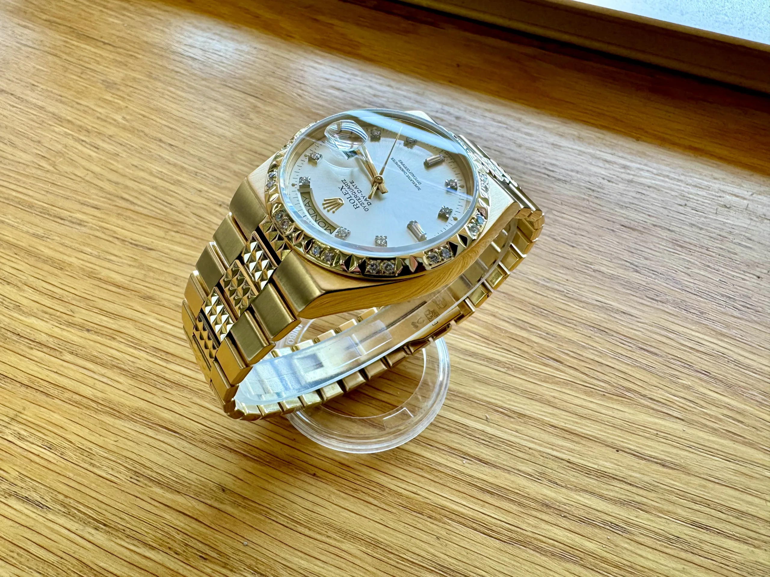 Rolex Day-Date Oysterquartz 19028 36mm Yellow gold Silver 4