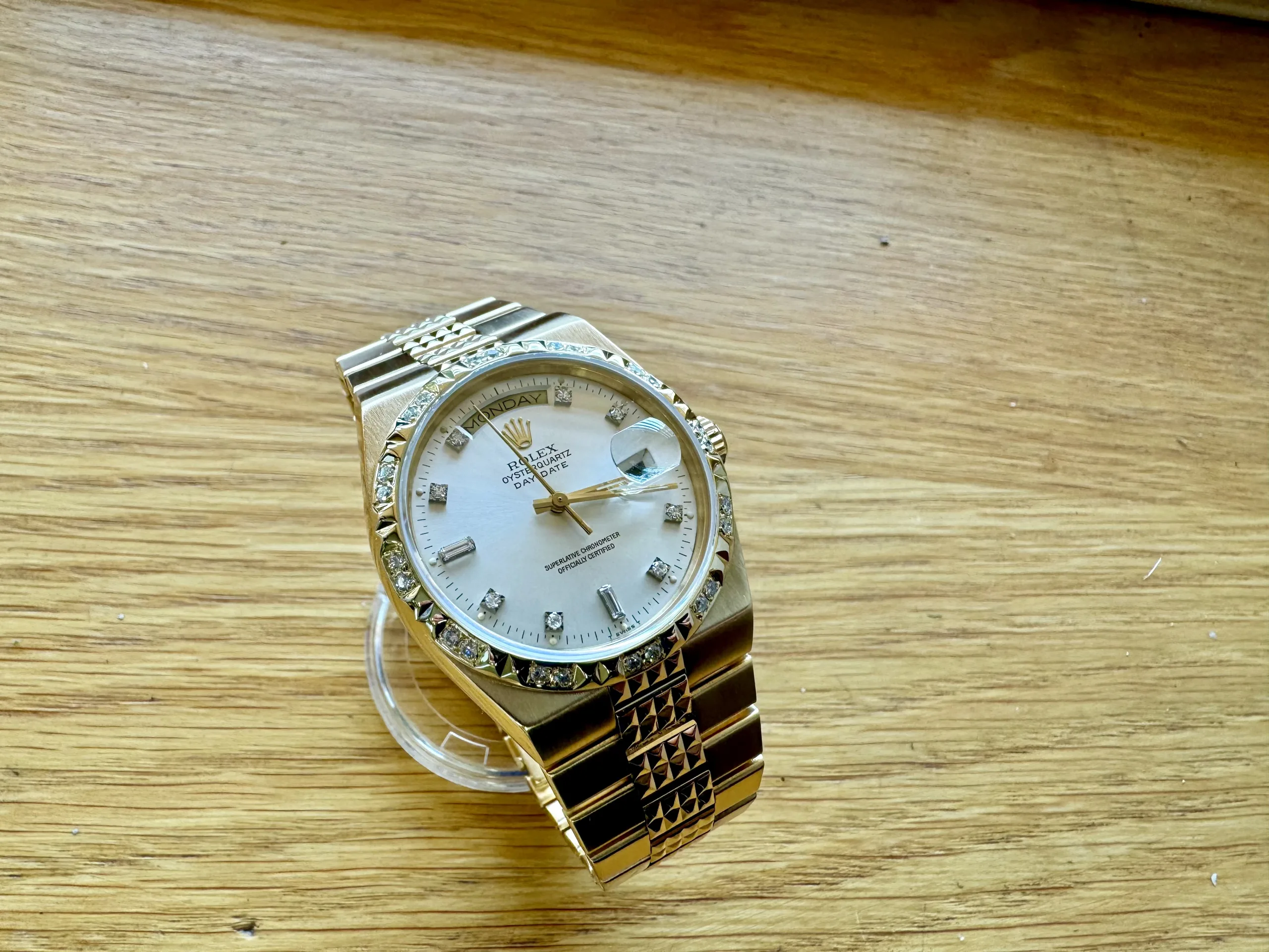 Rolex Day-Date Oysterquartz 19028 36mm Yellow gold Silver 5