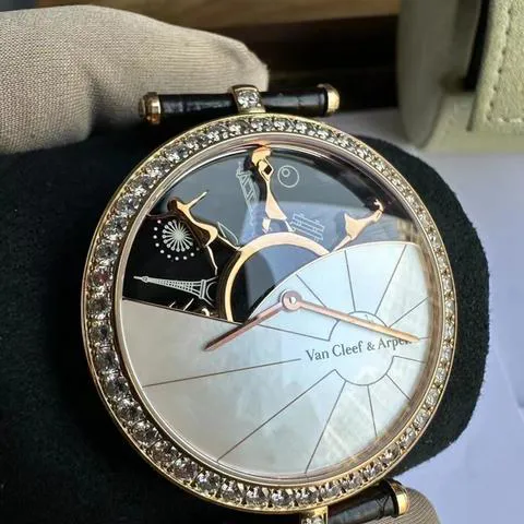 Van Cleef & Arpels VCARO3ZA00 38mm Rose gold Black 1