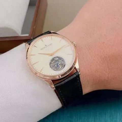 Jaeger-LeCoultre Master Ultra Thin Q1322410 40mm Rose gold Champagne