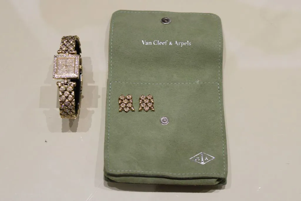 Van Cleef & Arpels Yellow gold 9