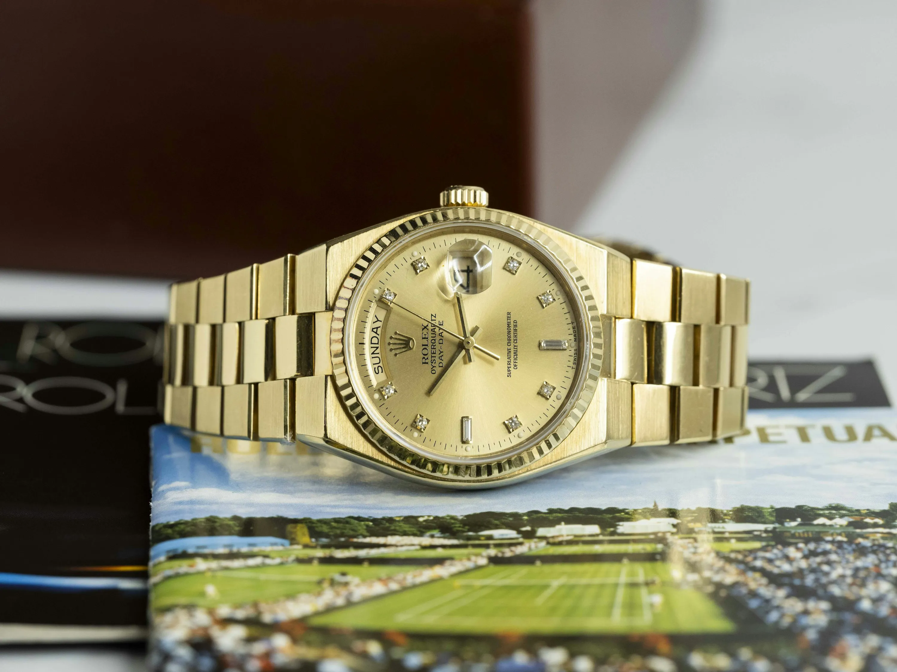 Rolex Day-Date Oysterquartz 19018 36mm Yellow gold Champagne 2