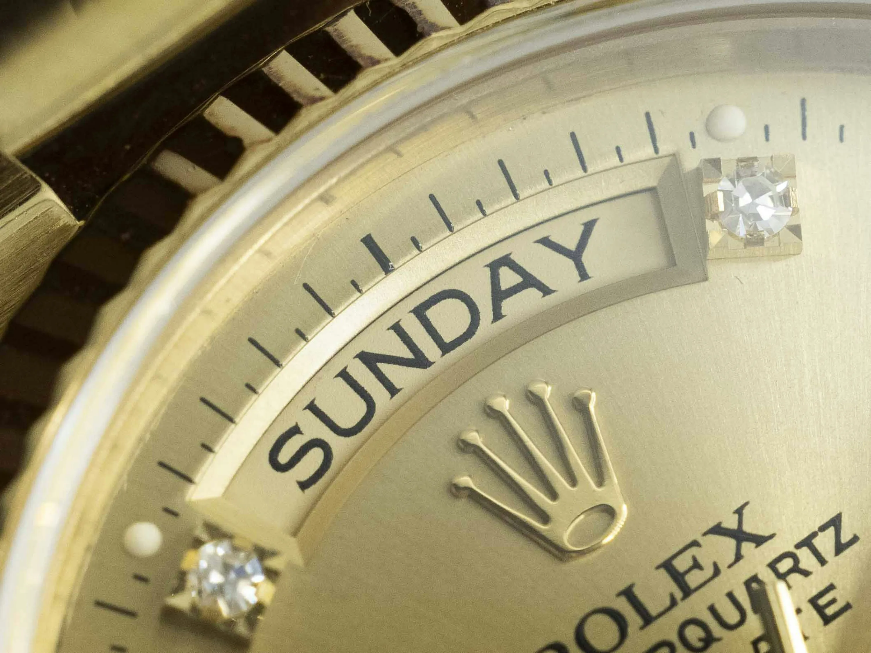 Rolex Day-Date Oysterquartz 19018 36mm Yellow gold Champagne 9