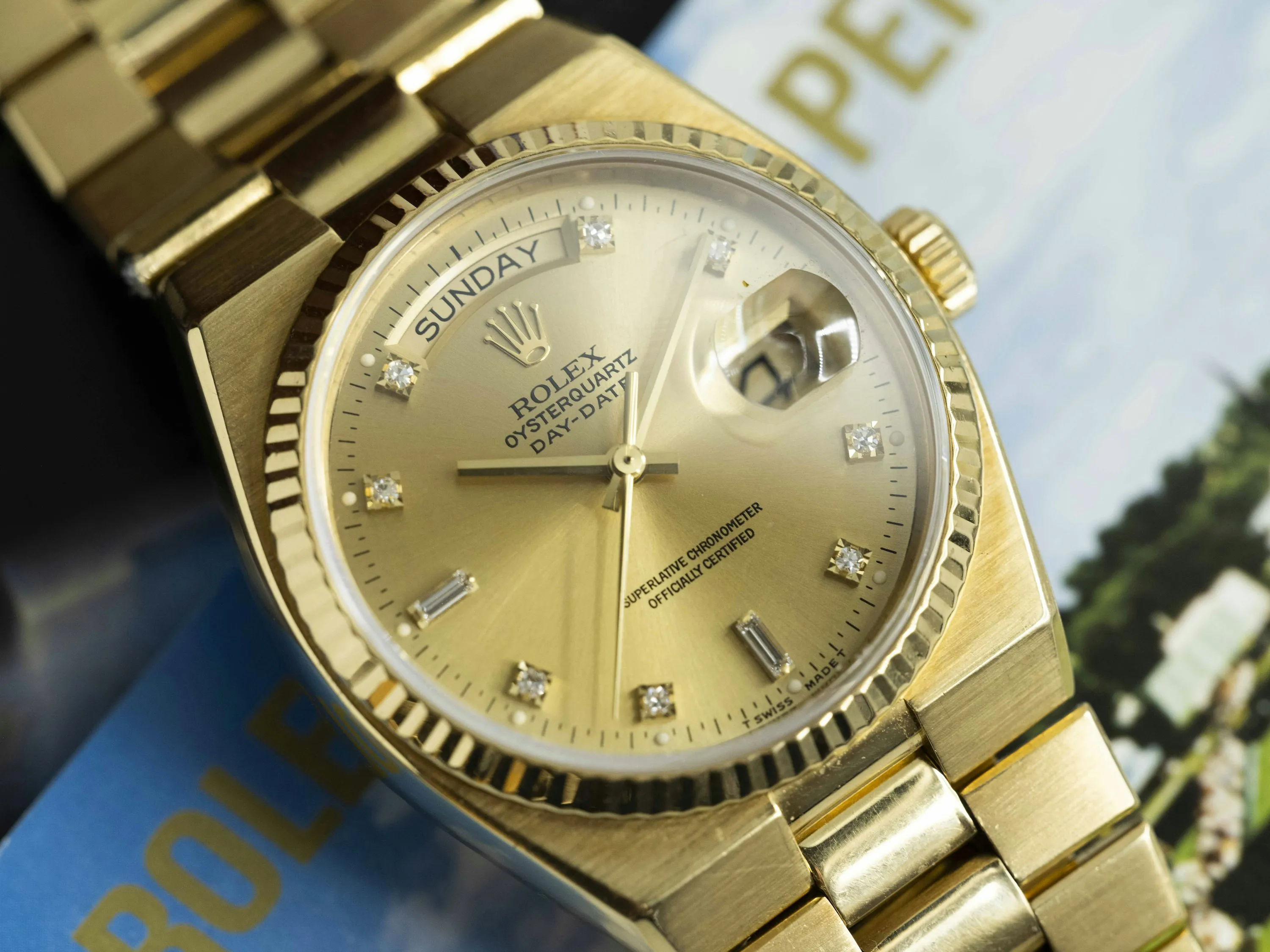 Rolex Day-Date Oysterquartz 19018 36mm Yellow gold Champagne 10