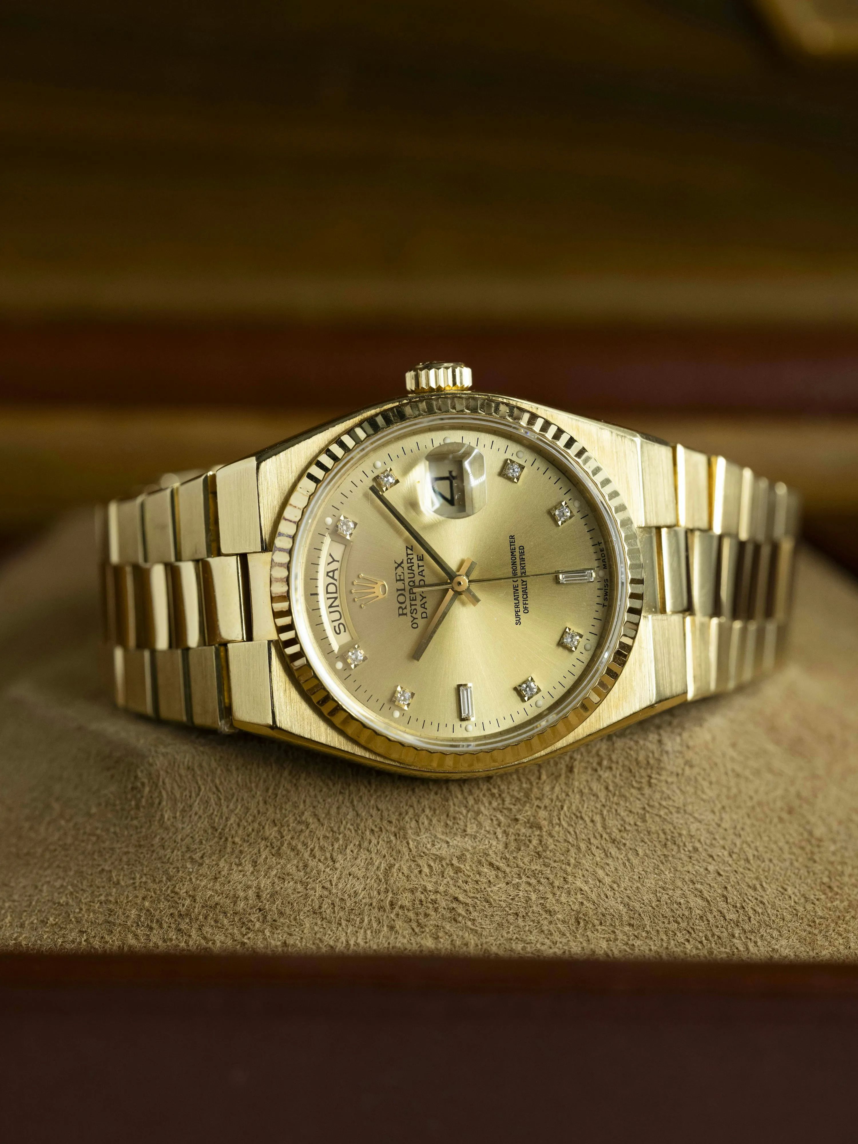 Rolex Day-Date Oysterquartz 19018 36mm Yellow gold Champagne 12