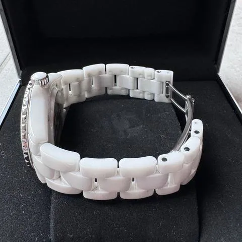 Chanel J12 H5700 38mm White ceramic White 3