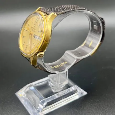 Bulova Accutron 1-634016 36mm Yellow gold 2