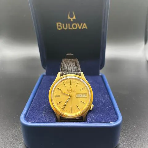 Bulova Accutron 1-634016 36mm Yellow gold 4