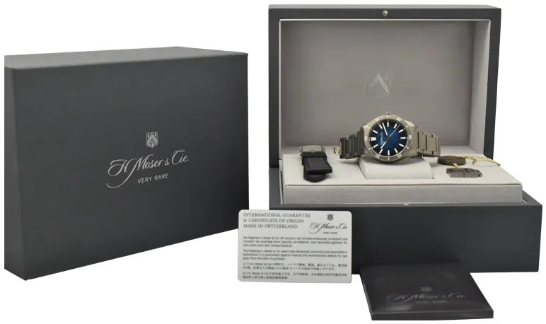 H. Moser & Cie. 3200-0500 40mm Titanium Blue 6