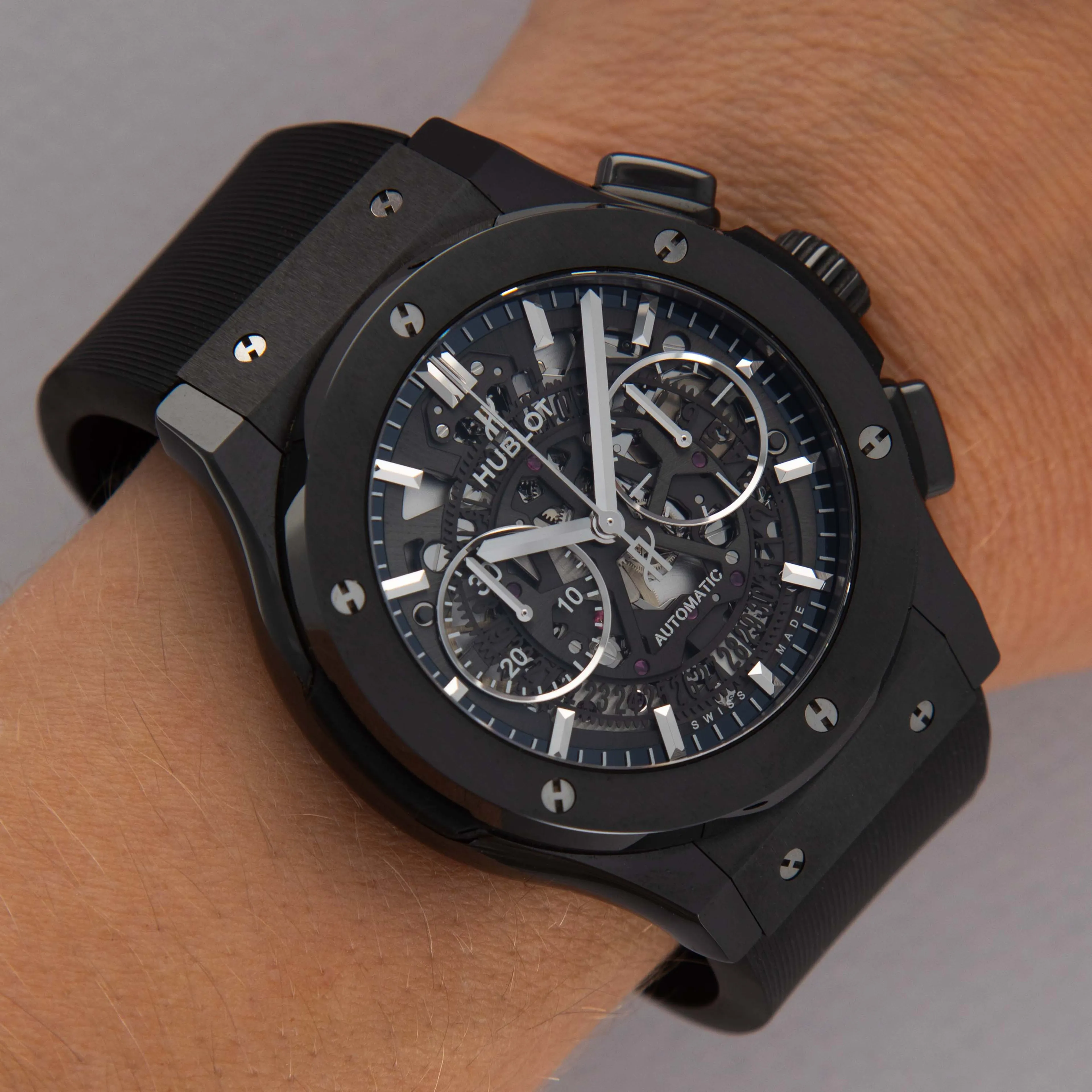 Hublot Classic Fusion 525.cm.0170.rx 45mm Ceramic Black 17